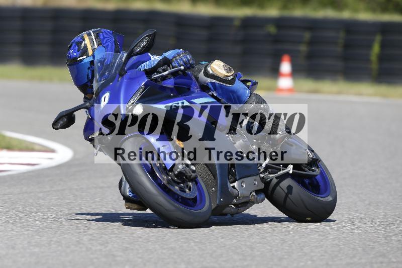 Archiv-2025/48 25.08.2025 Cornu Master School ADR/blau-bleu/0-4